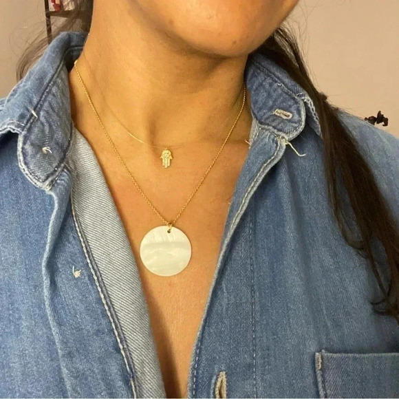 ROUND Mother of Pearl Necklace - Picture 3 of 5